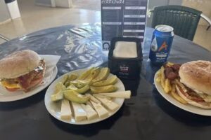 NOS HEMOS TRASLADADO PLAYA DE.MELENARA BAR PISCOLABIS EL NEPTUNO, calle Lu&iacute;s Millares 29