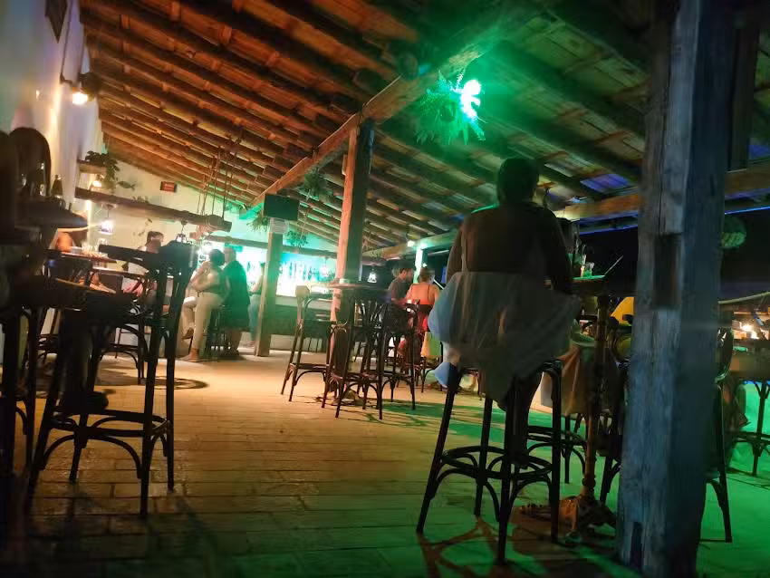 NOSE Caf&egrave; Bar