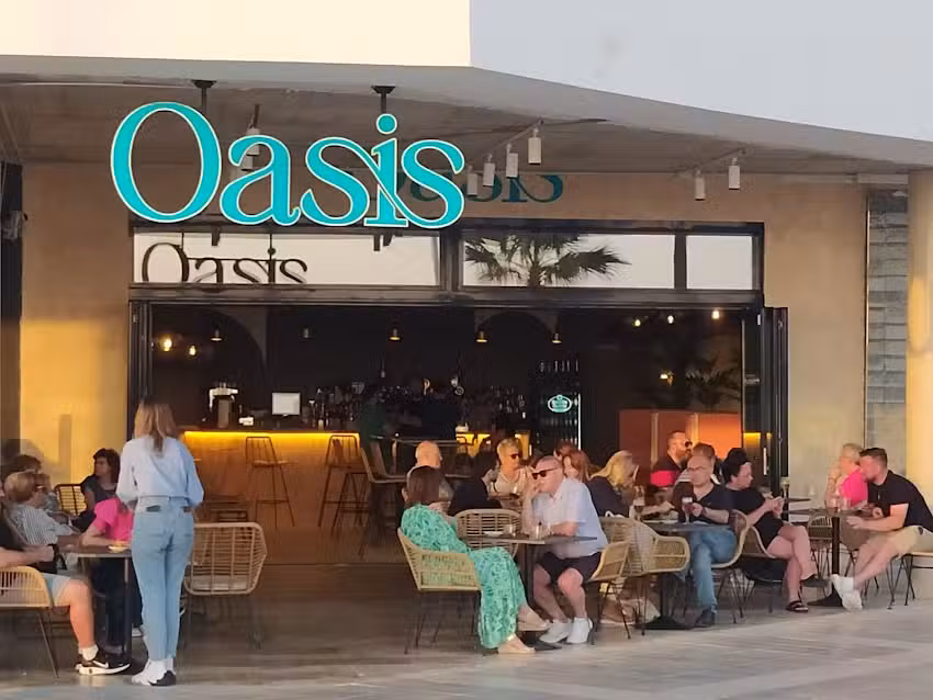 Oasis Chill Bar & Lounge