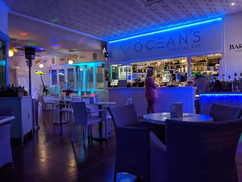 Ocean&rsquo;s Cocktail Bar