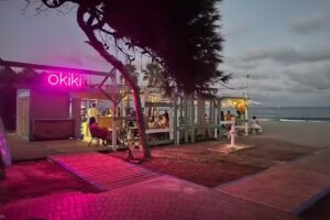 Okiki terraza de playa