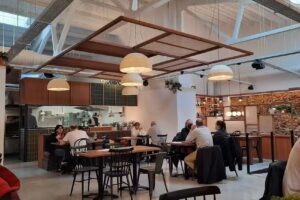 Omnívor – Vermouth / Restaurant / Cocktails