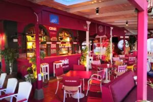 ONE Sailors Bar de Navegantes