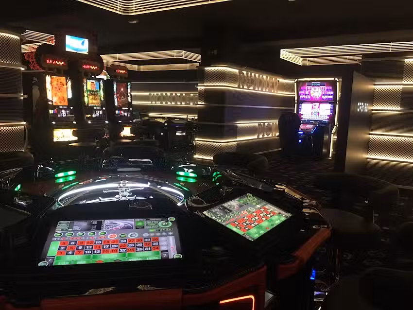 Orenes Sports Bar & Sal&oacute;n de Juego