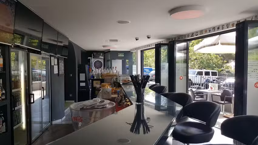 Orenes Sports Bar & Sal&oacute;n de Juego