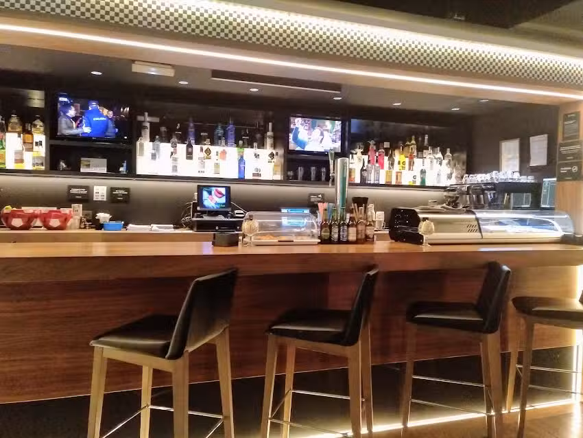 Orenes Sports Bar & Sal&oacute;n de Juego