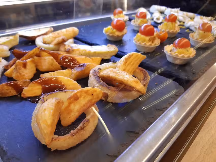 Orenes Sports Bar & Sal&oacute;n de Juego