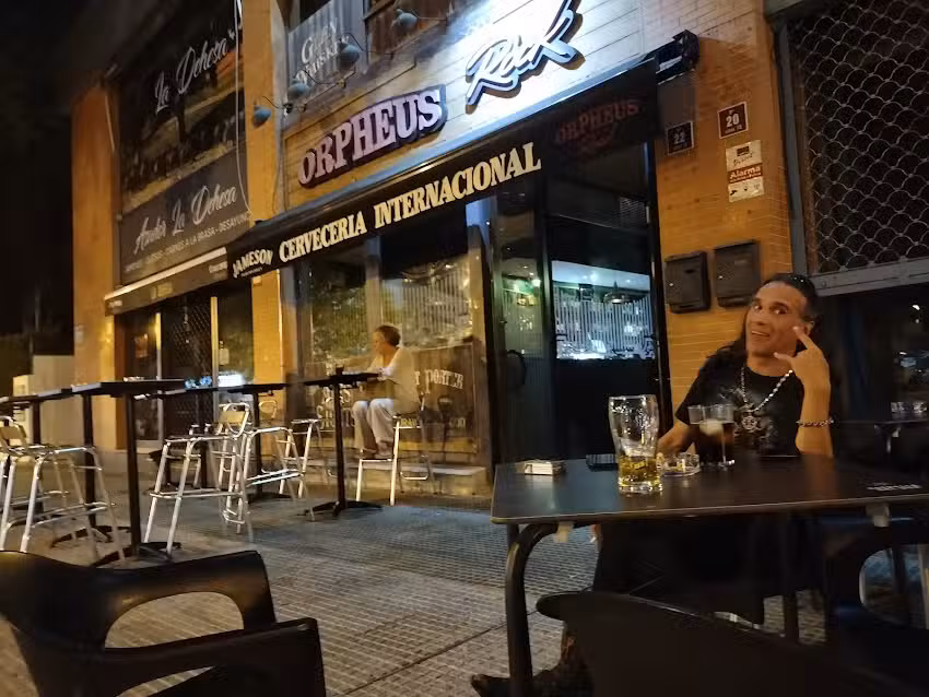 Orpheus Rock &ndash; Cervecer&iacute;a Internacional, Caf&eacute; & Copas, Live Music.