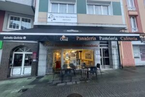 Ous&aacute; Pasteler&iacute;a Cafeter&iacute;a Comandante Manso