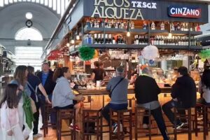 Pacos Alqueza, tasca