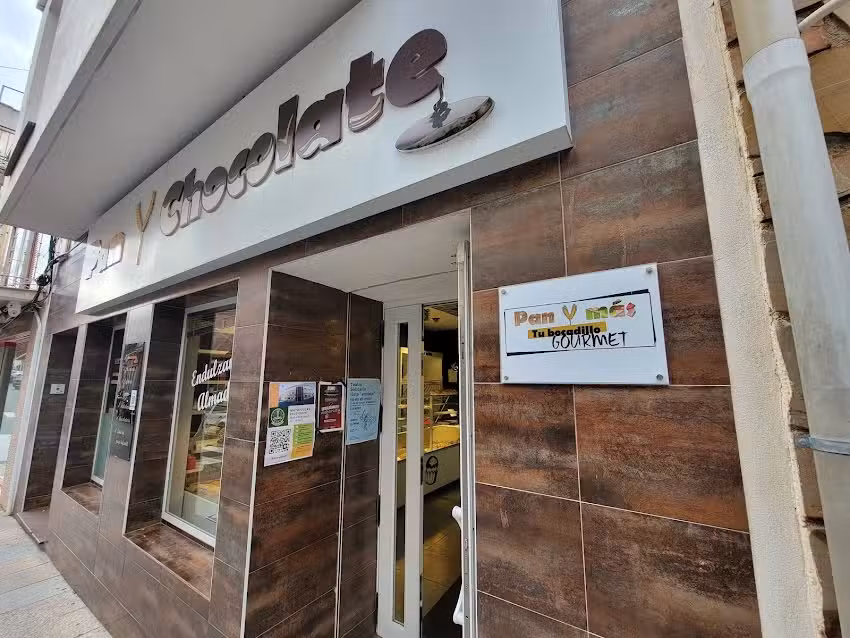 Pan Y Chocolate.
