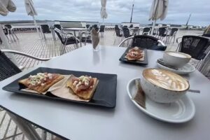 Parador Arrecife. Restaurante frente al mar