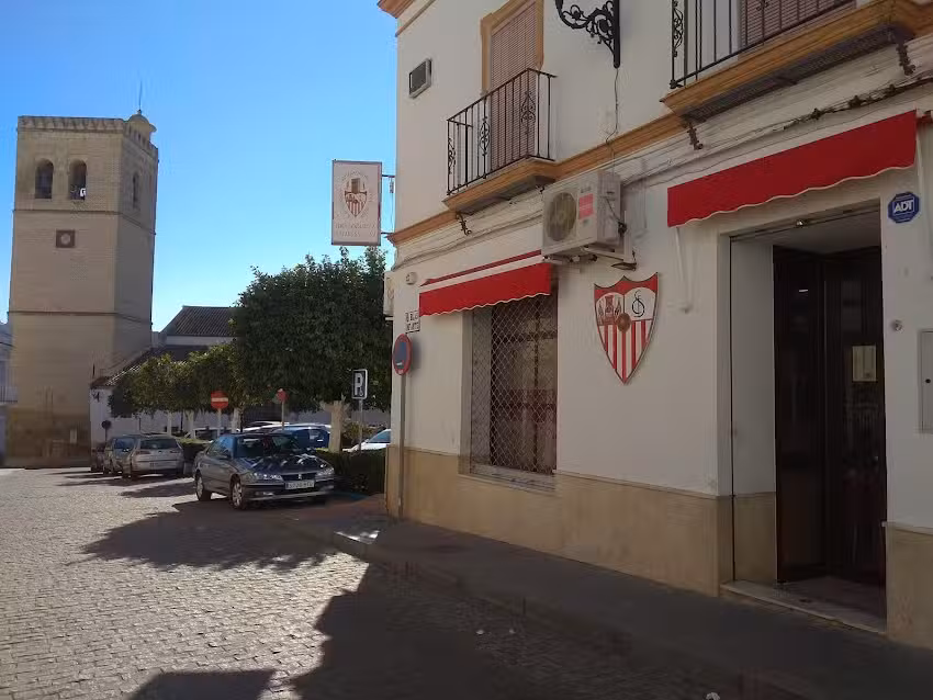 Pe&ntilde;a Sevillista Rafael Salda&ntilde;a