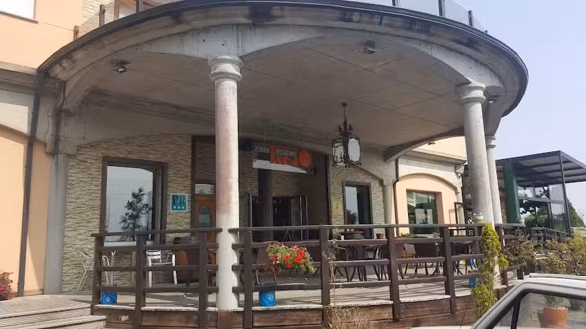 Pensi&oacute;n Restaurante Tino