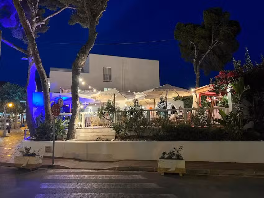 Petita Grill House & Chiringuito