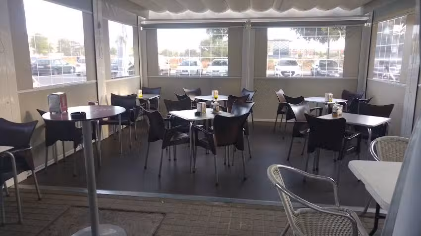PIKAMA Caf&eacute; &ndash; Bar