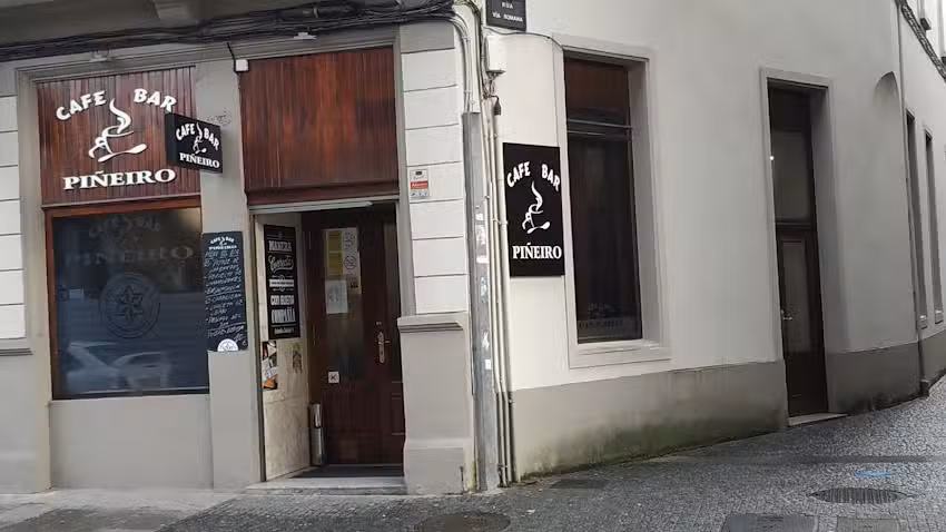 Pi&ntilde;eiro Caf&eacute; Bar