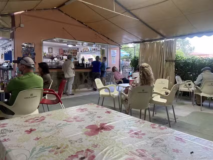 Piscina-Bar Navarredondilla