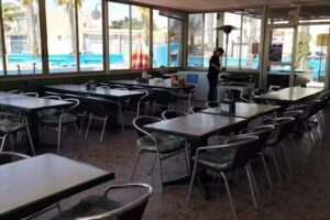 Piscina Minigolf. La Marina