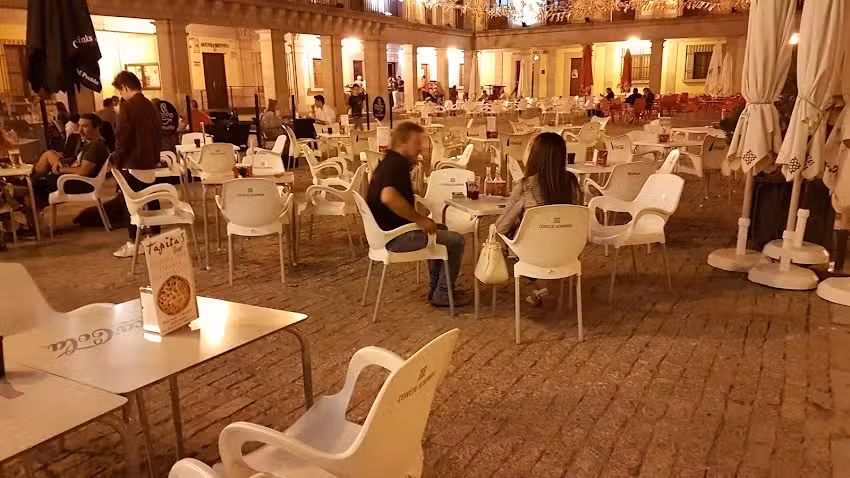 Pitas Pizzas y Tapas