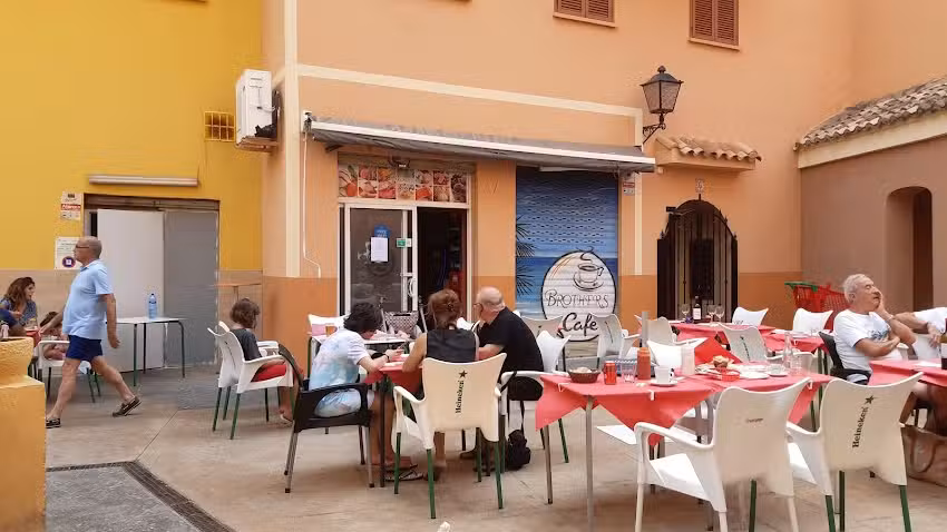 PIZZERIA CAFETERIA RESTAURANTE