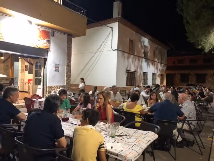 Pizzer&iacute;a El Barrio. Nicole y familia &hearts;️