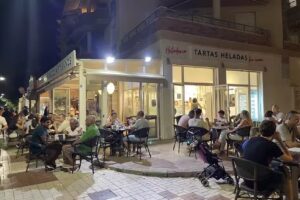 Pizzer&iacute;a Helader&iacute;a El Paseo