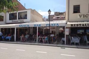 Playa burger and cocktail