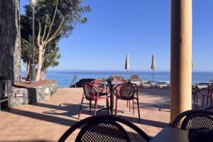 Playa Esmeralda Beach BaR2