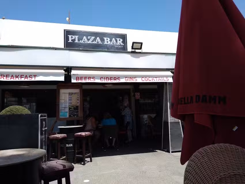 Plaza Bar And Cafe