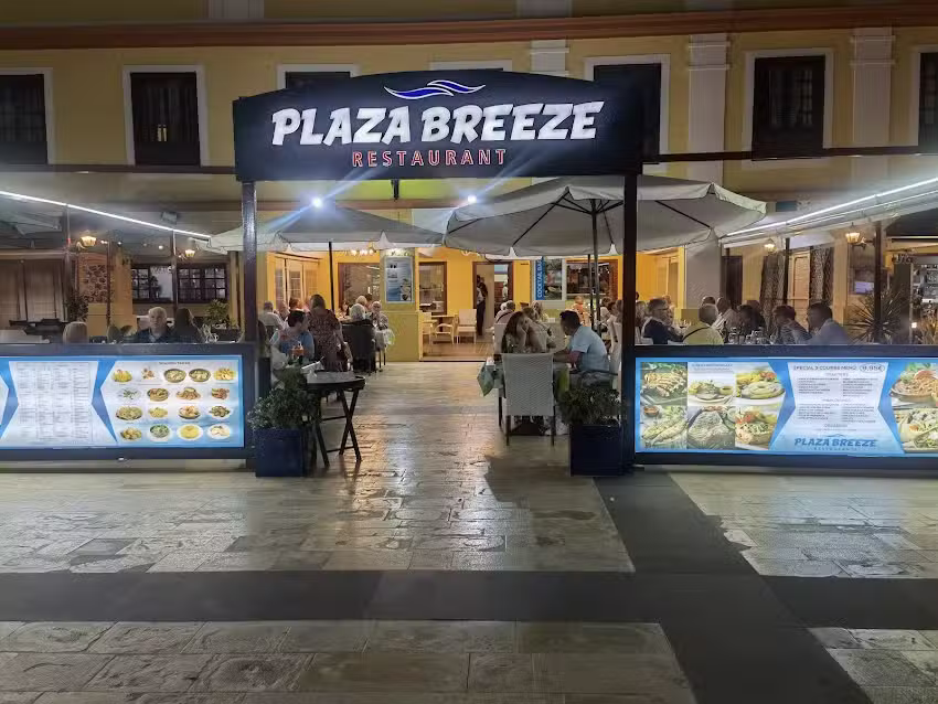 Plaza Breeze