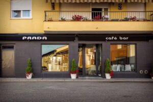 Prada Caf&eacute;-Bar