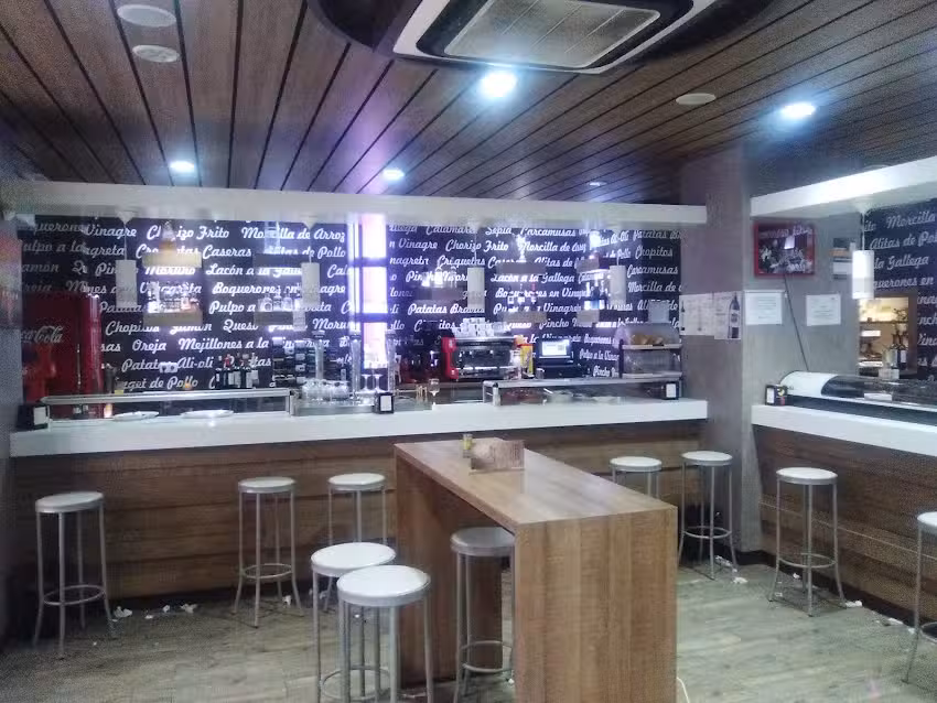 Princesa Caf&eacute; & Bar