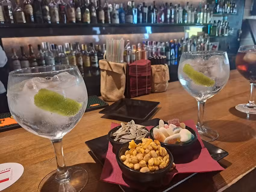 Pub cafe Antonio Perez