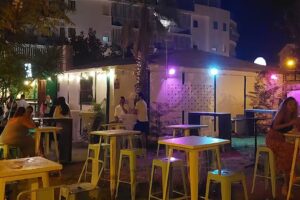 Pub El Cerrito Punta Umbr&iacute;a