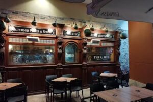 Pub The Cliffs CC Heron City