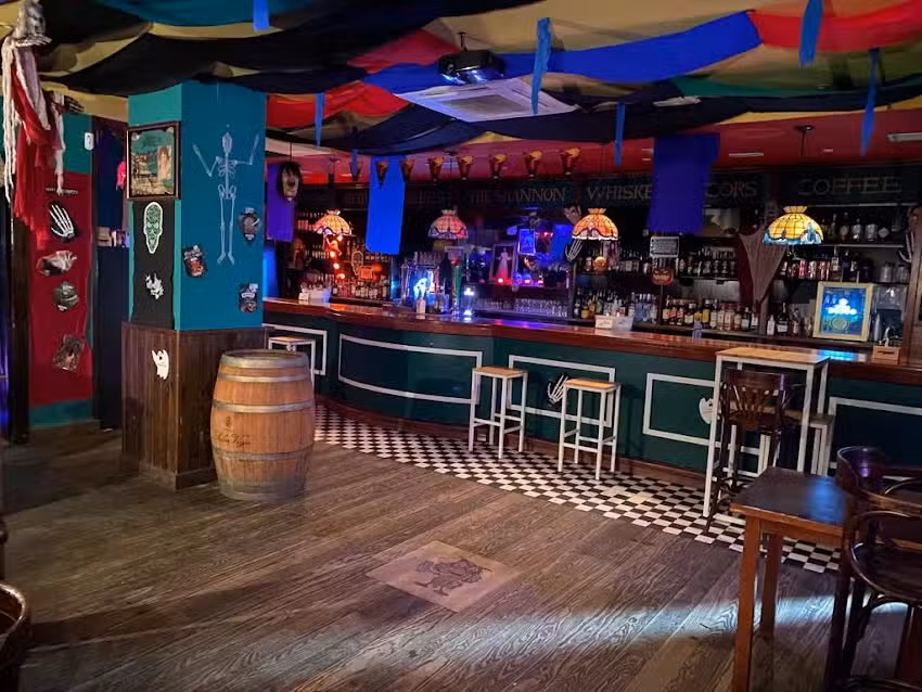 Pub The Shannon Irish Tavern