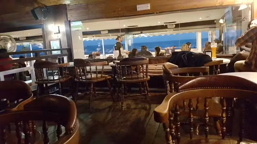 Pub Woodstock Paseo Beach