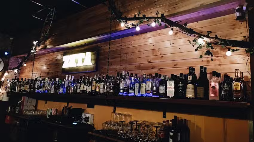 Pub Zeta Bin&eacute;far