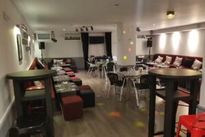 Quest Cervecería Cafetería