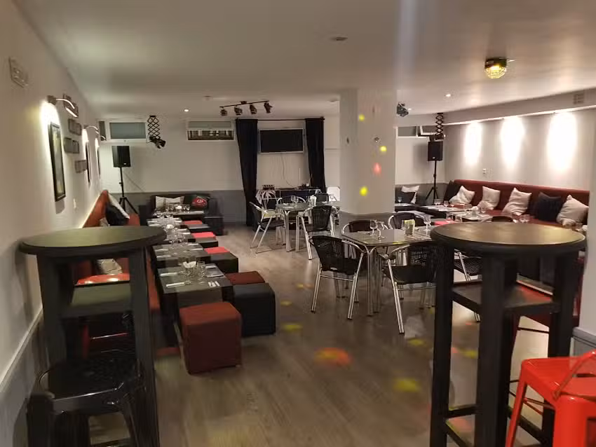 Quest Cervecer&iacute;a Cafeter&iacute;a