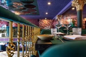 Raza Restaurante y Cocteler&iacute;a Vigo