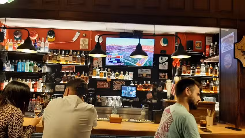 Red Rock House &ndash; American Spirit Bar