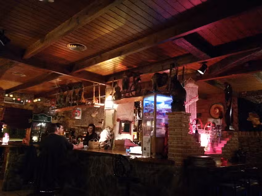 Refugio Caf&eacute;