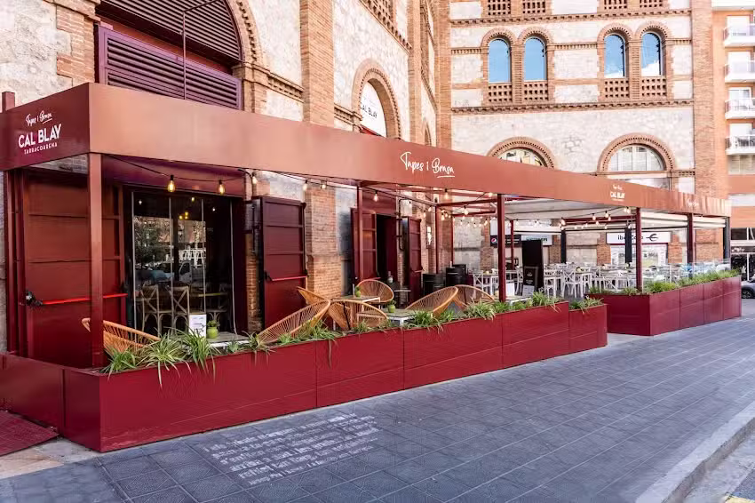 Restaurant Cal Blay Tarraco Arena | Tapes, burguers i platillus a Tarragona