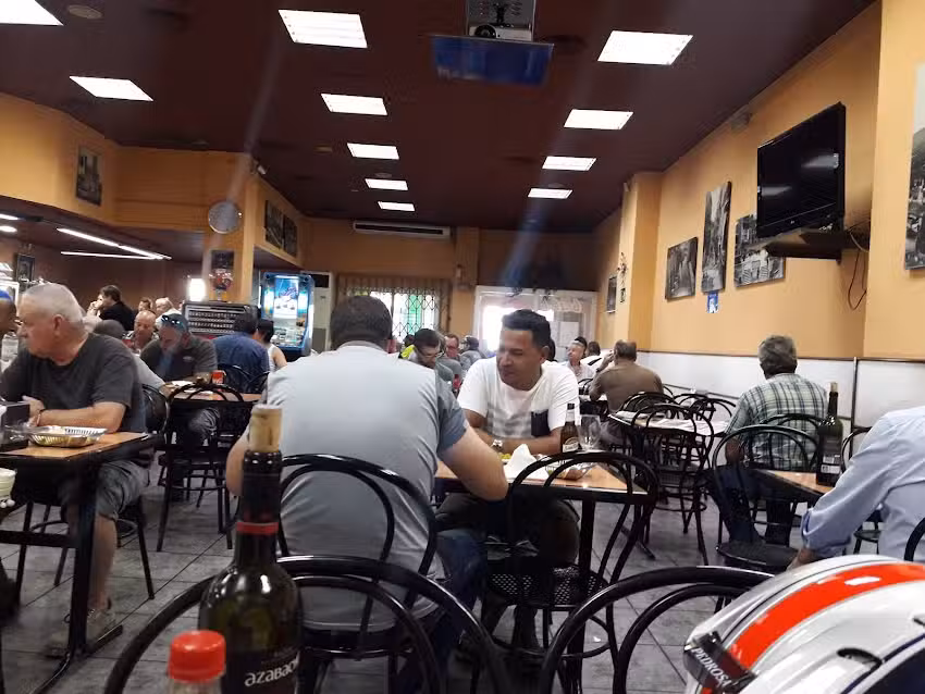 Restaurant El Pol&iacute;gon