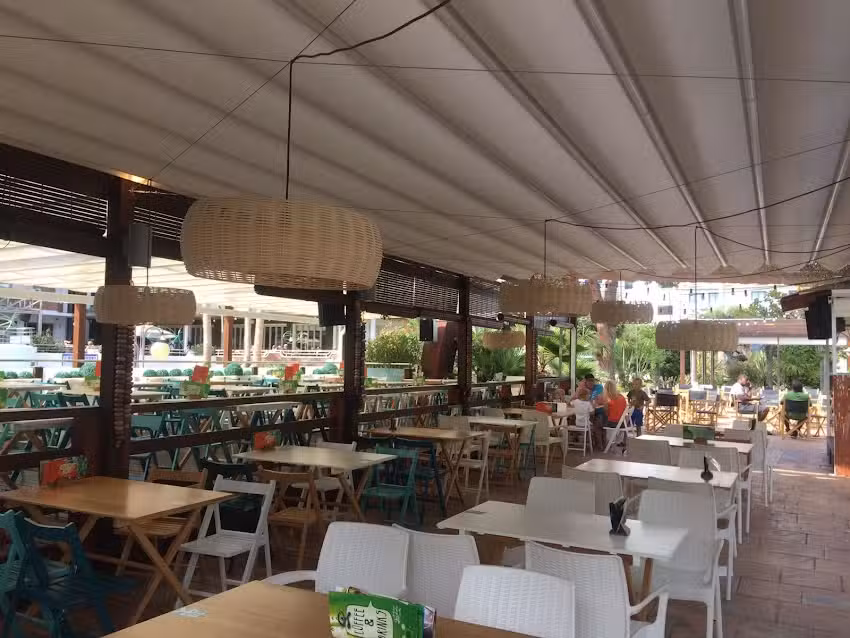 Restaurant Lua Eat Drink Music