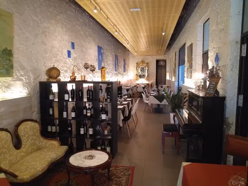 Restaurante Atelier28 | Lounge Bar & Art Gallery