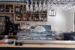 RESTAURANTE BAR CAFETERIA BARAJAS J&acute;L