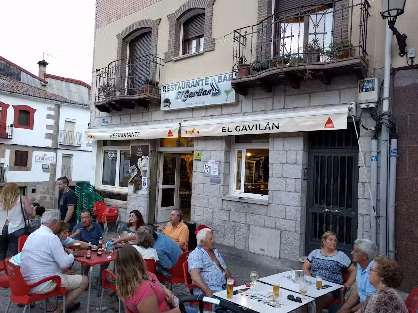 RESTAURANTE BAR El Gavil&aacute;n.